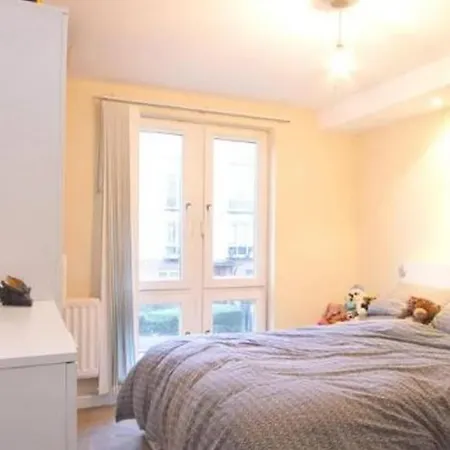Newly Renovated Modern Home * 암스테르담